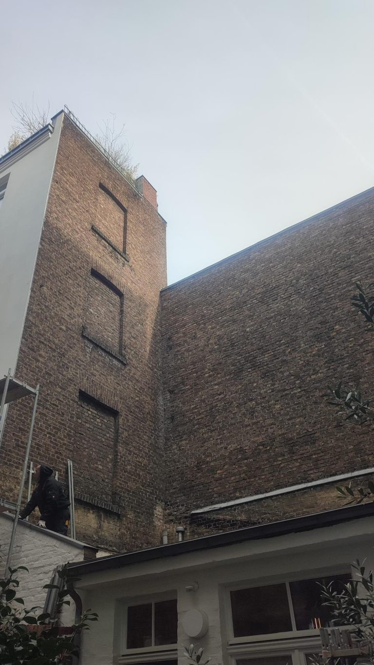 Köln, Belgisches Viertel, Stuck- und Klinkerfassade, vorher