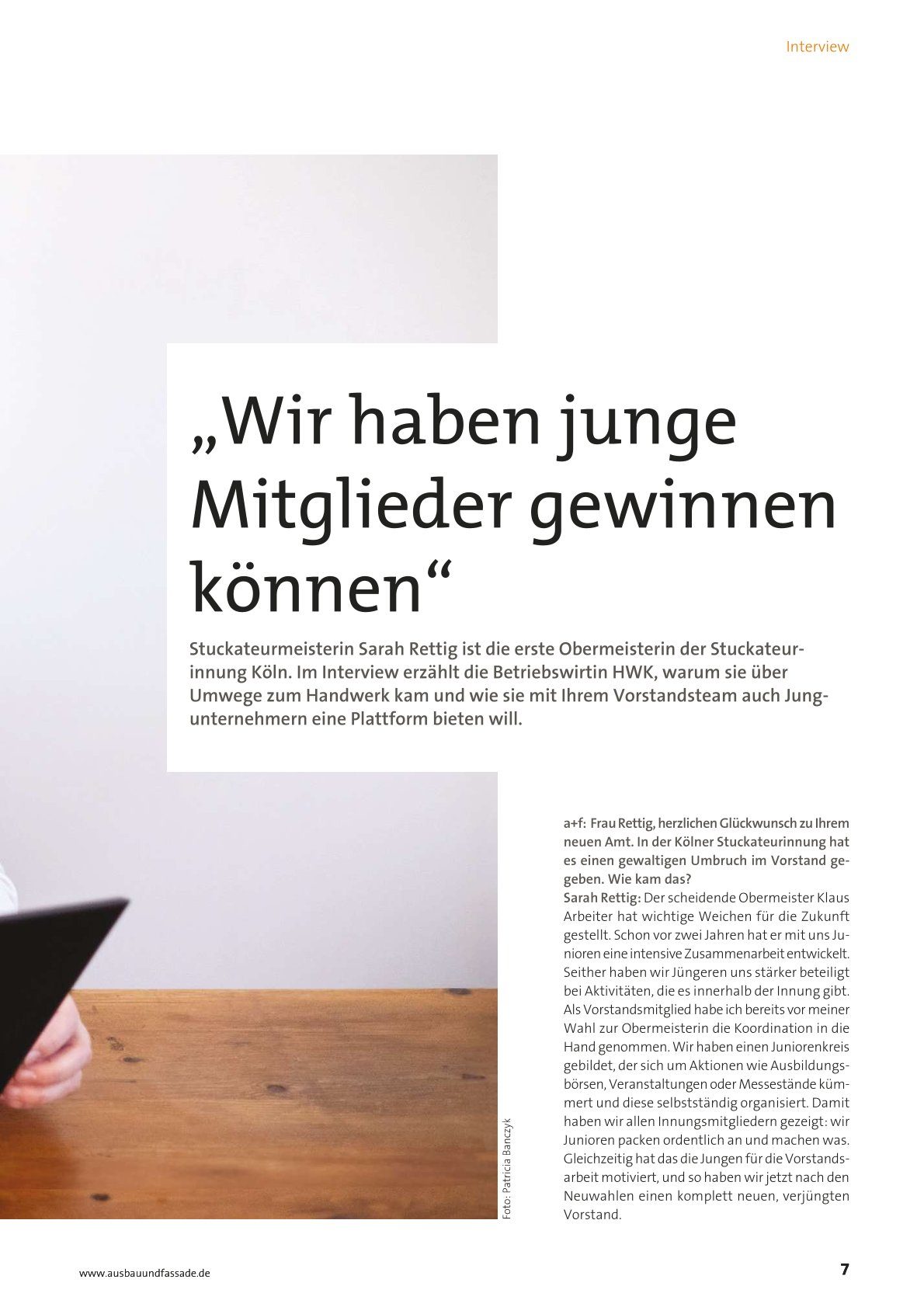 Hans-Hermann Hürth erhält Urkunde zum Betreibsjubiläum
